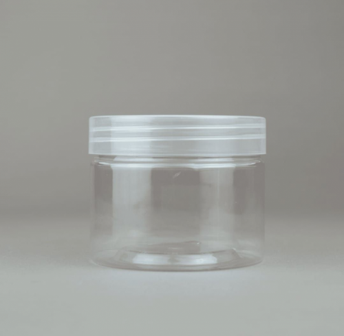 علب بلاستيطية شفافه